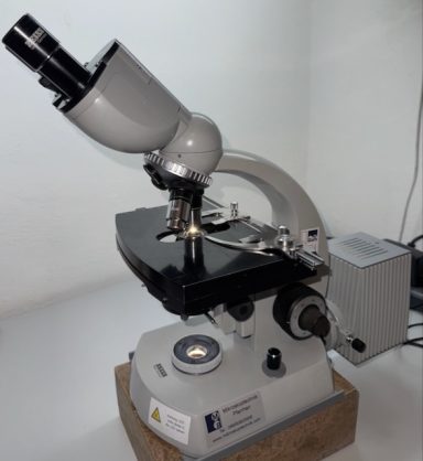 Zeiss Standard mit externem Lampenhaus